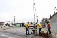 Instalação de Semáforos no cruzamento das ruas Agulhas Negras e Florianópolis - Fotografo: Rogerio da Silva - Data: 26/11/2013