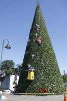 Últimos retoques na decoração e iluminação do Natal dos Sonhos, que tem sua abertura oficial nesta quarta-feira (21/11) - Fotografo: Kátia Nascimento - Data: 19/11/2012