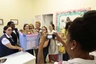 Equipe do NAT da Secretaria da Saúde de Joinville faz a entrega simbólica de frascos de vidros para serem usados no banco de leite da Maternidade Darcy Vargas - Fotografo: Rogerio da Silva - Data: 31/08/2015