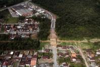 Áreas de risco em Joinville, Rio Águas Vermelhas no binário do Vila Nova - Fotografo: Rogerio da Silva - Data: 23/09/2013