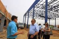 A Prefeitura de Joinville segue com a construção do Complexo Esportivo e Cultural Aventureiro. O prefeito em exercício, Ingo Butzke, acompando do secretário regional, José Vieira Lopes; visitou a obra. - Fotografo: Mauro Artur Schlieck - Data: 20/09/2012