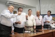 Assinatura de ordem de serviço para execução de obras nas ruas: Rui Barbosa, Minas Gerais, Max Colin e Tuiuti - Fotografo: Jaksson Zanco - Data: 25/01/2013