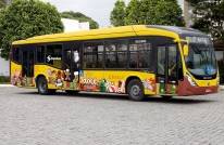 Ônibus de natal circula em Joinville - 2014 - Fotografo: Divulgação / Secom - Data: 02/12/2014