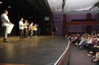 Durante a cerimônia de Homenagem aos Servidores por Tempo de Serviço 15, 25 e 35 Anos, nesta quintata-feira (24/11) todos os presentes prestigiaram apresentações culturais - Fotografo: Kátia Nascimento - Data: 24/11/2011