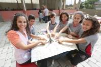 Alunos participam de intercâmbio cultural com a professora Soraya Rachel na escola Eladir Skibinski  - Fotografo: Rogerio da Silva - Data: 28/11/2014