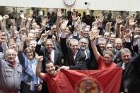 Comitiva joinvilense, acompanhada do prefeito Carlito Merss, acompanhou nesta quarta-feira (4/7), na Assembleia Legislativa de SC, a aprovação a Proposta de Emenda à Constituição (PEC) dos Bombeiros Voluntários de Joinville com 24 votos favoráveis. - Fotografo: Mauro Artur Schlieck - Data: 04/07/2012