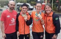 Saulo Tavares (E), Marcos Evaristo, Sheila Finder e Rosicler Ravache (D): Joinvilenses conquistam quatro medalhas de ouro - Fotografo: Divulgação - Data: 14/09/2015