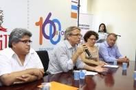 O prefeito Carlito Merss assinou nesta segunda-feira (19/12) a posse dos novos membros do Conselho Municipal dos Direitos da Pessoa com Deficiência (COMDE). Em seu discuro disse que seu governo vai junto com o conselho para garantir os direitos dos cidadãos. - Fotografo: Mauro Artur Schlieck - Data: 19/12/2011