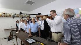 Representantes do Ministério da Agricultura da Alemanha visitam propriedades rurais - Fotografo: Rogerio da Silva - Data: 21/09/2015