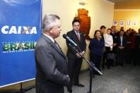 Prefeito Udo Döhler, vice Rodrigo Coelho e ministra da Secretaria de Relações  Institucionais Ideli Slavati durante assinaturas de convênios com a Caixa Econômica Federal  nas áreas de saneamento e esporte  - Fotografo: Jaksson Zanco - Data: 29/08/2013