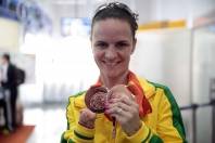 Atleta paraolímpica Sheila Finder desembarcou em Joinville com as duas medalhas de bronze conquistadas nos Jogos Parapan-Americanos do Canadá - Fotografo: Rogerio da Silva/Secom - Data: 18/08/2015