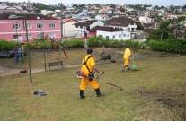 Roçada e limpeza Praça João do Amaral, bairro Itaum - Fotografo: Phelippe Jose - Data: 15/04/2014