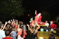 A programação do Natal dos Sonhos chegou nesta quarta-feira (07/12) até a área de cobertura da Secretaria Regional do Comasa. Papai Noel chegou de bugue, distribuiu balas e falou sobre o verdadeiro sentido do Natal. - Fotografo: Mauro Artur Schlieck - Data: 07/12/2011