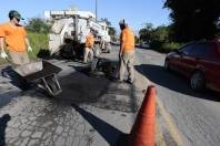Operação tapa buraco na rua Minhas Gerais - Fotografo: Rogerio da Silva - Data: 16/06/2014