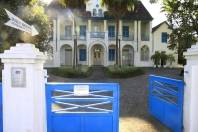 O Museu Nacional de Imigração e Colonização está aberto para a visitação.  Neste sábado (17/3), no início da manhã, a coordenadora do museu, Judith Steinbach, retirou a faixa de aviso de interdição colocado pela Vigilância Sanitária. - Fotografo: Mauro Artur Schlieck - Data: 17/03/2012