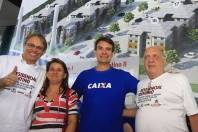 A segunda etapa de sorteios de apartamentos no Residencial Trentino, bairro Boehmerwald, aconteceu neste domingo (12/02) no Ginário Ivan Rodrigues. O prefeito Carlito Merss fez o primeiro sorteio do dia e a contemplada foi Geane Meri Fagundes de Oliveira - Fotografo: Kátia Nascimento - Data: 12/02/2012
