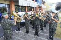 O Hasteamento do Pavilhão Nacional do mês de Março aconteceu na manhã desta quarta-feira (07/3) com a presença da Banda do 62º BI e alunos da escola Municipal Abdon Batista, bairro Petrópolis. - Fotografo: Kátia Nascimento - Data: 07/03/2012