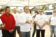 	A entrega das Hortas Urbanas e Periurbanas em Parceria com o Ministério do Desenvolvimento Social de Santa Catarina aconteceu nesta quarta-feira (09) no bairro Jardim Iririú com a presença do prefeito Carlito Merss e da comunidade do local - Fotografo: Kátia Nascimento - Data: 09/11/2011