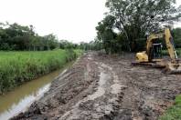 Seinfra realiza drenagem no bairro Vila Nova - Fotografo: Rogerio da Silva - Data: 12/03/2014