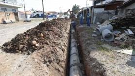 Subprefeitura Leste realiza drenagem na rua São Gonçalo no Jardim Iririú - Fotografo: Rogerio da Silva - Data: 11/02/2015
