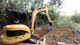 Subprefeitura Nordeste realiza drenagem na estrada Timbé - Fotografo: Rogerio da Silva - Data: 18/08/2015