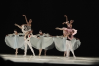 Dezenas de bailarinos que já passaram pelo evento conduziram a Noite de Gala comemorativa dos 30 anos do Festival de Dança, em 23 de julho.  - Fotografo: Mauro Artur Schlieck - Data: 24/07/2012