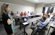 Orientações da Vigilância Sanitária para os fabricantes de produtos químicos - Fotografo: Rogerio da Silva - Data: 14/04/2015