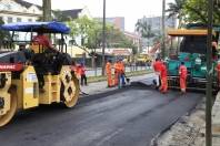 A Seinfra iniciou na manhã deste sábado (01/10) obras de reasfaltamento da Avenida JK no centro da cidade - Fotografo: Kátia Nascimento - Data: 01/10/2011