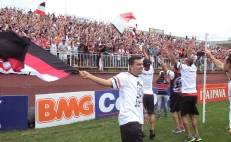Lateral direito Ratinho comemorando com a torcida do JEC acesso a série A do Brasileiro de 2015. - Fotografo: Phelippe José da Silva - Data: 05/11/2014