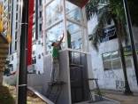 Com a finalidade de atender pessoas com deficiência e idosos, a Prefeitura incluiu na reforma da passarela da avenida JK a instalação de elevadores.  - Fotografo: Ruy Ferrari/SEINFRA - Data: 14/02/2012