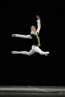 A noite deste sábado (21/7) no Festival de Dança de Joinville teve apresentações de Ballet Clássico de Repertório. Na Variação Masculina, Categoria Sênior, CEP em Arte Basileu Franca (Goiânia/GO) com a coreografia Variação Masculina de La Esmeralda com o bailarino Vinicius Silva. - Fotografo: Mauro Artur Schlieck - Data: 21/07/2012