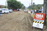 A Prefeitura de Joinville, por meio da Secretaria de Infraestrutura (Seinfra) assinou na manhã desta terça-feira (12/6) a ordem de serviço para pavimentação das ruas Chaminé e Jaribatuba. - Fotografo: Mauro Artur Schlieck - Data: 12/06/2012