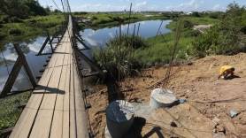 Seinfra e Subprefeitura Nordeste estão construindo uma nova ponte pênsil na Vila Cubatão - Fotografo: Rogerio da Silva - Data: 28/10/2014