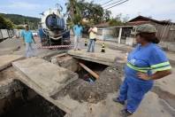 Subprefeitura Centro-Norte realiza limpeza de galeria na rua Itororó - Fotografo: Rogerio da Silva - Data: 14/04/2015