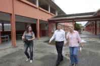 Secretário de Educação, Roque Mattei, vistoria escolas municipais interditadas pela Vigilância Sanitária - Fotografo: Jaksson Zanco - Data: 04/01/2013