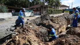 Subprefeitura de Pirabeiraba realiza drenagem no canela - Fotografo: Rogerio da Silva - Data: 12/03/2015