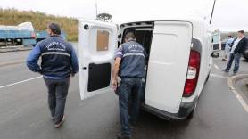 Operação de fiscalização de carga perigosa na serra dona francisca. Local Posto da PRE - Fotografo: Rogerio da Silva - Data: 17/04/2015