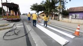 Prefeitura realiza pintura da sinalização vertical da Porta do Mar - Fotografo: Rogerio da Silva - Data: 20/05/2014