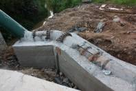 ÁGUAS: obra de reforço na travessia sobre o rio Motucas, no bairro Vila Nova - Fotografo: Divulgação - Data: 27/02/2014
