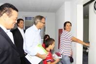 	Os novos moradores do Residencial Trentino participaram na tarde desta quinta-feira (22/3), do lançamento oficial do condomínio.O Prefeito Carlito Merss e o vice-presidente da CEF, Paulo Roberto dos Santos (E), parabenizaram todas as famílias. - Fotografo: Mauro Arthur Schlieck - Data: 22/03/2012