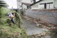 Sub-prefeitura Sudeste realiza roçada e limpeza no Rio Itaum-Mirim no Fátima - Fotografo: Phelippe José - Data: 17/06/2015