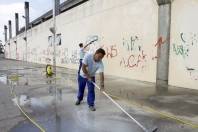 Felej realiza limpeza e pintura da fachada da Arena Joinville - Fotografo: Jaksson Zanco - Data: 02/05/2013