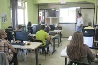 Os funcionários que atuam no Centro Público de Atendimento ao Trabalhador (Cepat) estão participando de uma capacitação, na qual irão credenciar seu acesso ao Sistema Nacional de Empregos (Sine) e serão habilitados a realizarem o encaminhamento de usuários para o seguro desemprego. - Fotografo: Divulgação Secretaria de Assistência Social - Data: 24/10/2012