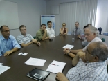 O secretário municipal da Saúde, Tarcísio Crócomo, reuniu-se nesta terça-feira (31/1) com um grupo de médicos oftalmologistas e representantes da Sociedade Joinvilense de Oftalmologia. - Fotografo: Indianara Jacomini - Data: 31/01/2012