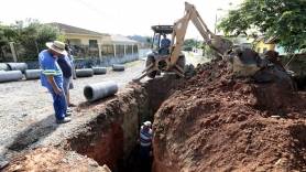 Subprefeitura Oeste realiza drenagem na rua Pastor Lioeses Domiciliano - Fotografo: Rogerio da Silva - Data: 16/03/2015