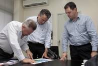 Prefeito Udo Döhler, definiu reuniões para implantação do Programa de Gestão Integrado de Saúde com o Secretário de Estado de Saúde, Dalmo Claro e Secretário de Saúde Armando Pereira - Fotografo: Jaksson Zanco - Data: 07/01/2013