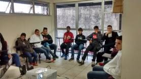 Adolescentres e jovens durante capacitação sobre como se comportar em entrevista de trabalho, ação do SPFP da SAS - Fotografo: Divulgação - Data: 03/05/2016