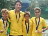 Pedro Boscardin Dias (E) venceu todos os seus jogos no Sul-americano da categoria 12 anos - Fotografo: CBTênis/Divulgação - Data: 20/04/2015