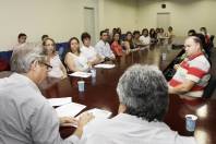 O prefeito Carlito Merss assinou nesta segunda-feira (19/12) a posse dos novos membros do Conselho Municipal dos Direitos da Pessoa com Deficiência (COMDE). - Fotografo: Mauro Artur Schlieck - Data: 19/12/2011