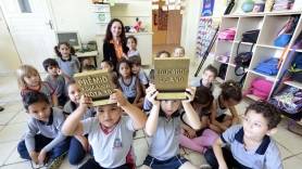Professora Nota 10 Paula Sestari, com alunos do Cei Odorico Fortunato - Fotografo: Secom/Rogério da Silva - Data: 22/10/2014